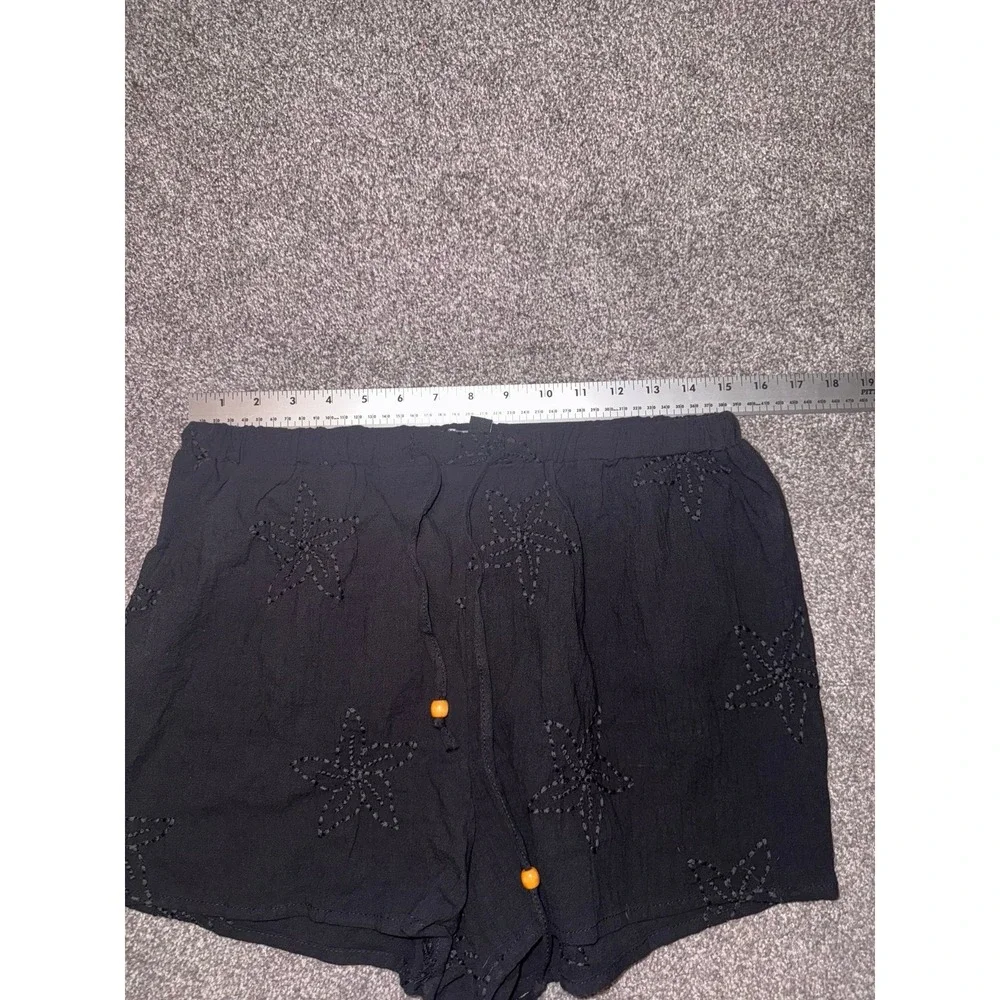 Haute Monde Women's Black Embroidered Design Shorts‎ - Medium